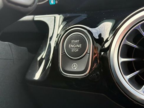 Certified 2025 Mercedes-Benz GLA 250 4MATIC image 27