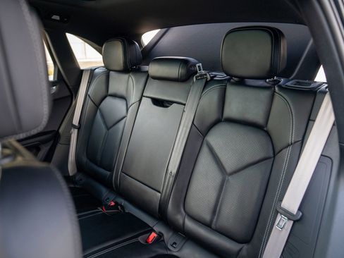 New 2026 Porsche Macan image 24