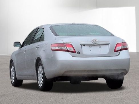 Used 2011 Toyota Camry image 8
