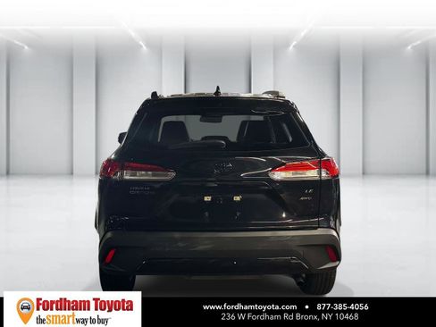 Used 2024 Toyota Corolla Cross LE w/ Moonroof Package AWD/4WD image 6
