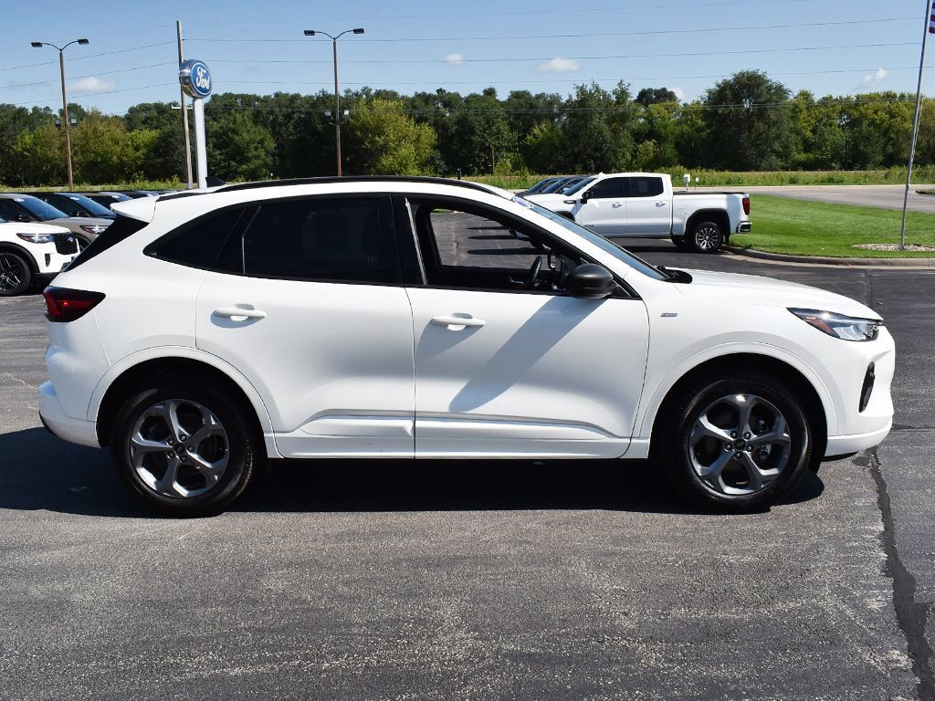 Used 2024 Ford Escape ST-Line w/ Tech Pack #1 AWD/4WD image 14