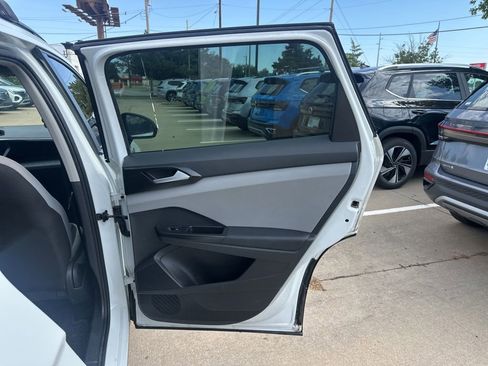 Used 2022 Volkswagen Taos S AWD/4WD image 13