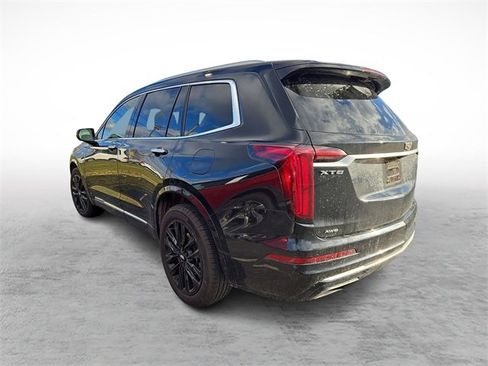 Used 2022 Cadillac XT6 Premium Luxury w/ Platinum Package image 6