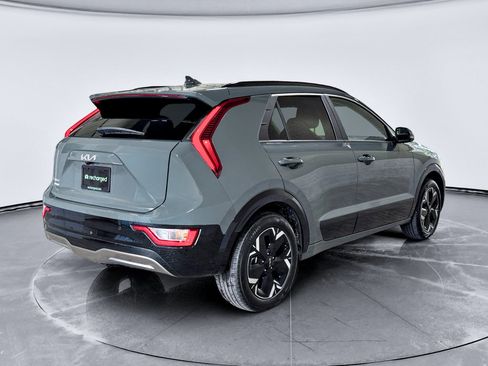 Used 2024 Kia Niro Wind w/ Wind Preserve Package FWD image 3