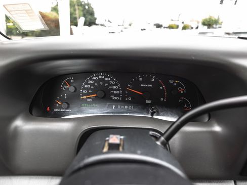 Used 2002 Ford F250 XLT AWD/4WD image 10