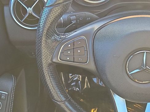 Used 2019 Mercedes-Benz GLA 250 image 17