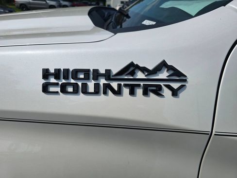 Certified 2023 Chevrolet Silverado 1500 High Country w/ High Country Premium Package AWD/4WD image 10