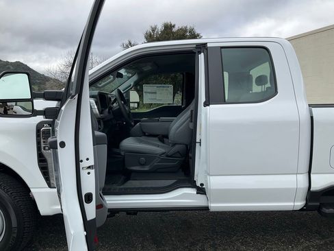 New 2025 Ford F250 XL w/ XL Chrome Package image 45