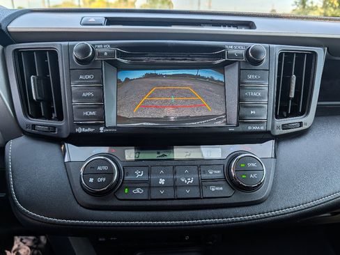 Used 2017 Toyota RAV4 XLE w/ Carpet Mat Package AWD/4WD image 25