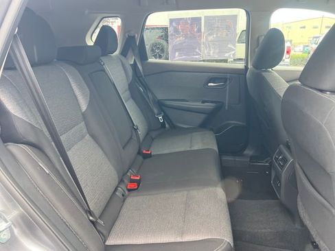 Used 2021 Nissan Rogue SV image 11