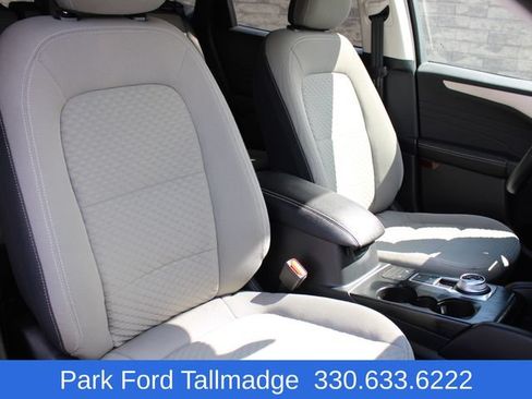Used 2022 Ford Escape SE w/ Cold Weather Package FWD image 21