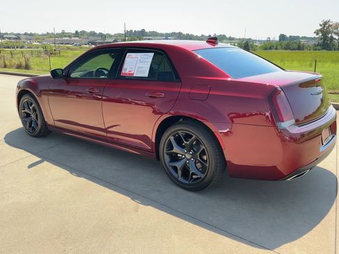Used 2023 Chrysler 300 Touring L w/ Safetytec Plus Group image 6