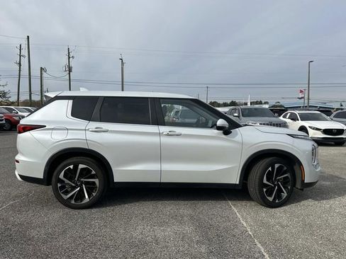 Used 2023 Mitsubishi Outlander SE image 5