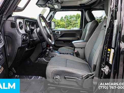 Used 2024 Jeep Wrangler Unlimited Sahara AWD/4WD image 18
