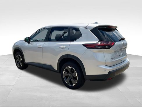 Used 2025 Nissan Rogue SV AWD/4WD image 6