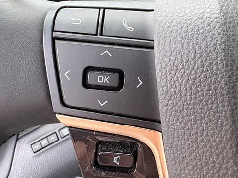 Used 2023 Toyota Crown AWD/4WD image 21