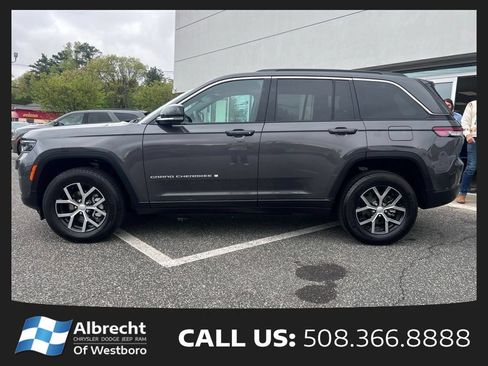 New 2025 Jeep Grand Cherokee Limited w/ Luxury Tech Group II AWD/4WD image 2