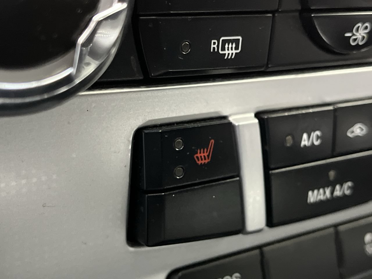 Used 2012 Ford Fusion SEL FWD image 21