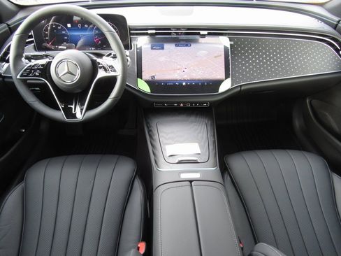 New 2026 Mercedes-Benz E 350 4MATIC Sedan image 32