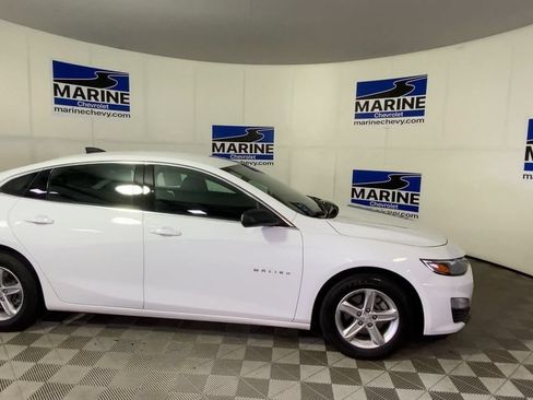Used 2022 Chevrolet Malibu LS FWD image 3