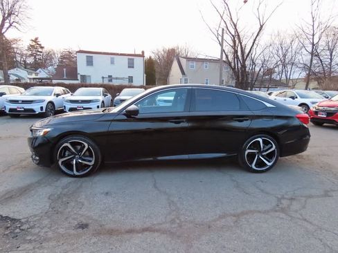 Used 2019 Honda Accord Sport image 3