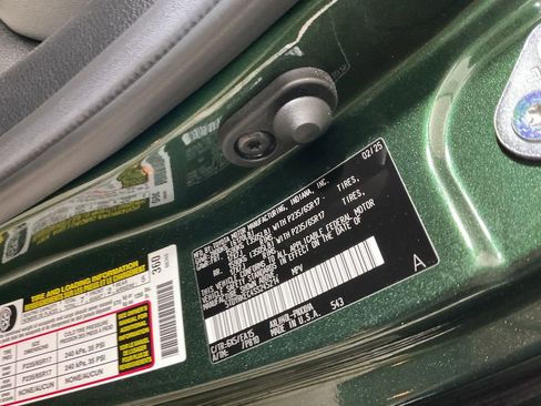 Used 2025 Toyota Sienna XLE FWD image 29