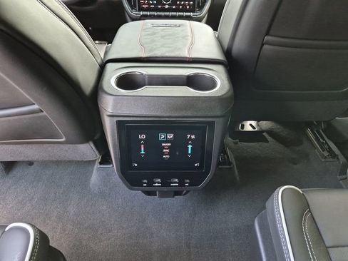 Used 2026 GMC Yukon AT4 Ultimate AWD/4WD image 36