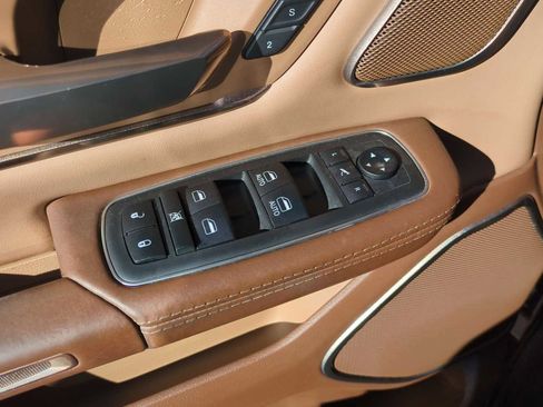 Used 2019 RAM 1500 Laramie Longhorn image 24