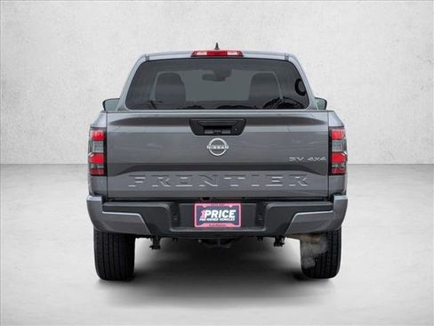 Used 2023 Nissan Frontier SV image 7