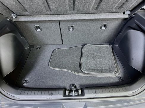 Used 2023 Hyundai Venue SEL FWD image 24