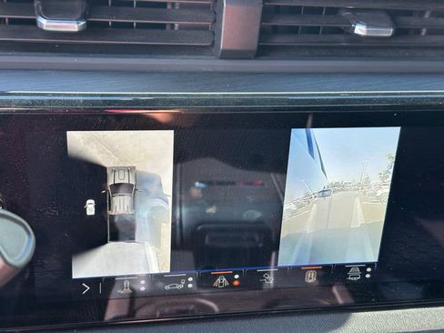 Used 2025 GMC Sierra 2500 AT4 w/ AT4 Premium Plus Package image 25