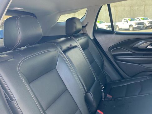 Used 2024 GMC Terrain SLT image 24