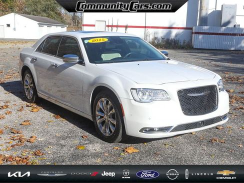 Used 2015 Chrysler 300 C Platinum w/ Harman/Kardon Audio Group image 9