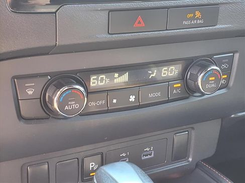 Used 2023 Nissan Frontier PRO-4X w/ Technology Package image 12