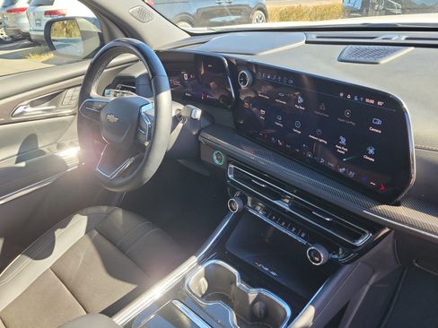 Used 2025 Chevrolet Traverse High Country w/ LPO, Floor Liner Package image 8