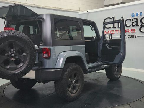 Used 2015 Jeep Wrangler Sahara w/ Connectivity Group AWD/4WD image 21