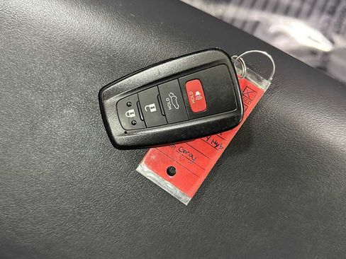 Certified 2021 Toyota RAV4 XLE Premium image 31