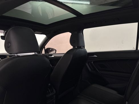 Used 2022 Volkswagen Tiguan SE R-Line FWD image 22