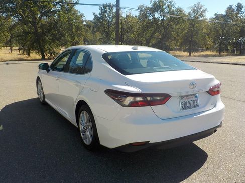 Used 2023 Toyota Camry LE image 7
