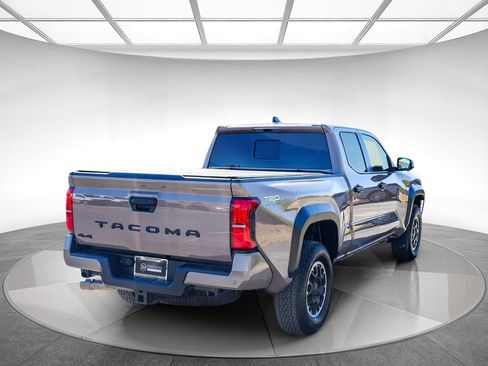 Used 2026 Toyota Tacoma TRD Off-Road w/ TRD Off Road Upgrade Package AWD/4WD image 4