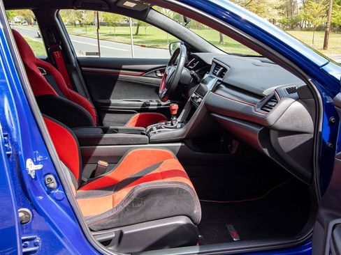 Used 2018 Honda Civic Type R image 19