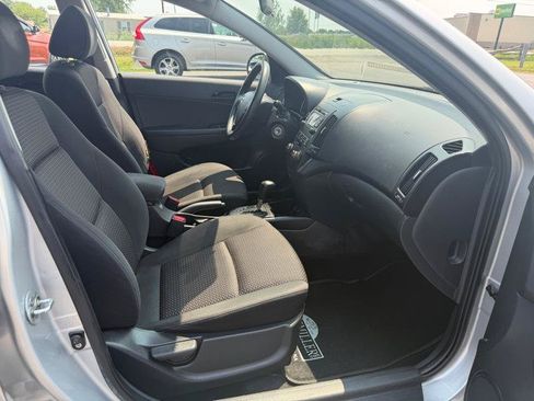 Used 2010 Hyundai Elantra GLS FWD image 6