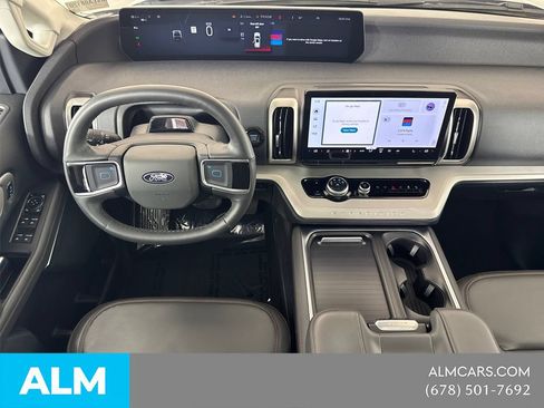 Used 2025 Ford Expedition Active AWD/4WD image 27
