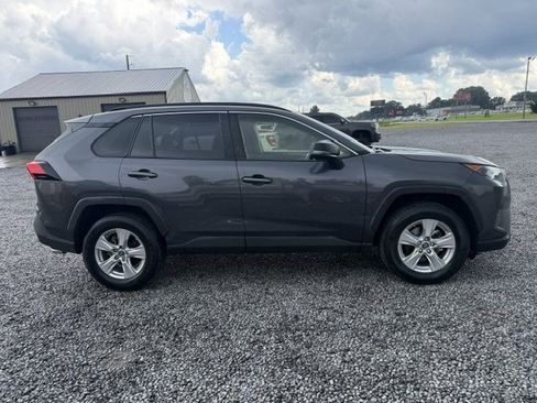 Used 2019 Toyota RAV4 XLE FWD image 5