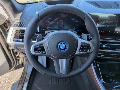 Used 2026 BMW X5 xDrive50e w/ M Sport Package AWD/4WD image 17