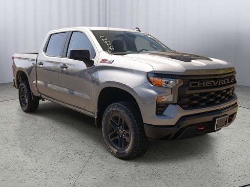 New 2026 Chevrolet Silverado 1500 Custom Trail Boss AWD/4WD image 1