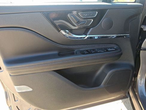 New 2026 Lincoln Corsair Reserve w/ Jet Appearance Package image 8