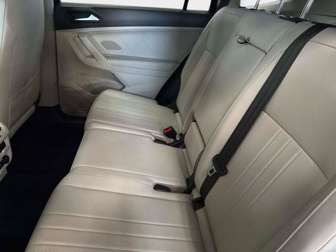 Certified 2022 Volkswagen Tiguan SE image 13