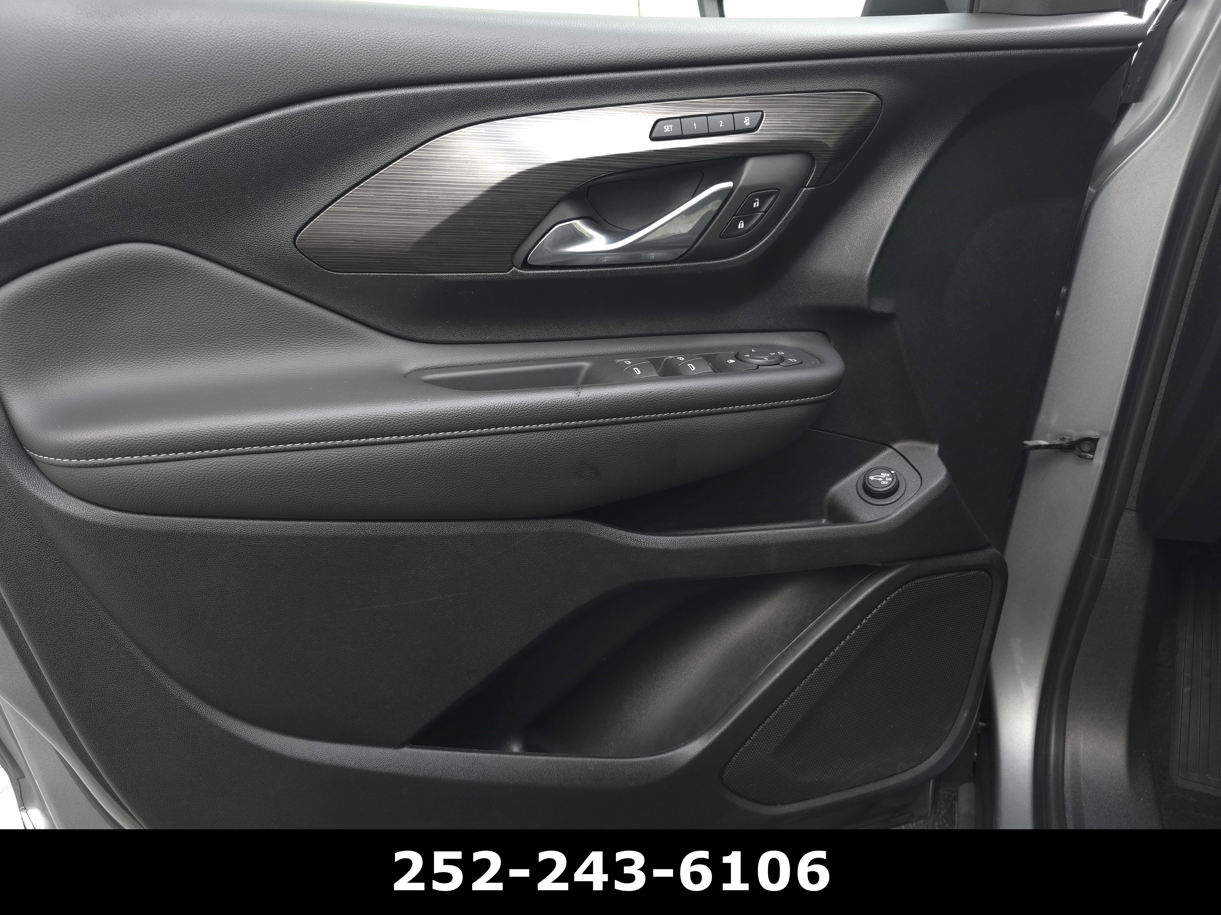 Used 2023 GMC Terrain SLT w/ Tech Package AWD/4WD image 30