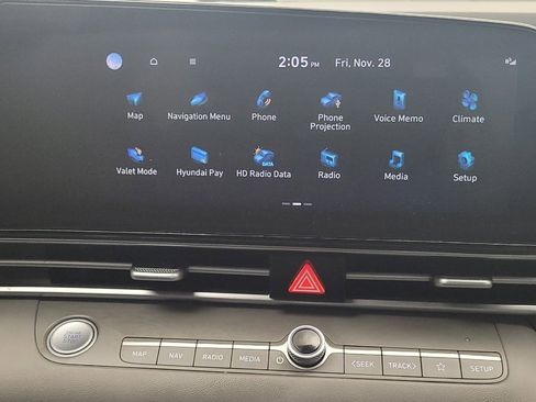 Used 2023 Hyundai Elantra SEL w/ Convenience Package image 25